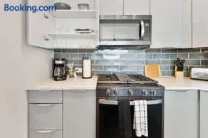 Amazing Midtown 2 bdrm - Image 4