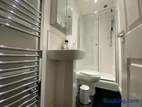 Nice Living Serviced Accommodations 3 - Image 5