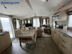Static Home From Home - Image 1