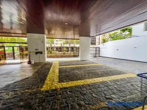 R9 - Amplo e Bem Decorado no Coração das Pitangueiras - Image 2