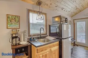 Cozy Creekside Retreat - Image 2