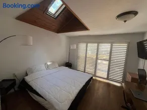 Sugar Suites Cozy Cabin Retreat Near Big Bear - Image 2