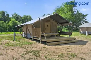 Come Enjoy a Cozy Getaway Cabin on The River - Image 1
