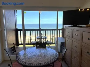 Studio en bord de mer avec balcon et vue imprenable, accès direct plage - FR-1-487-317 - Image 3