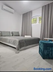 Apartament duplex pentru 3-4-5 persoane, Free parking, Self checkin, zona linistita - Image 1