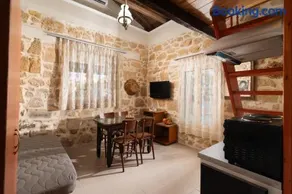 Petra Vori Studio - Image 1