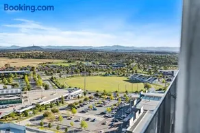 Pool, Gym & Panoramic Views - Image 5
