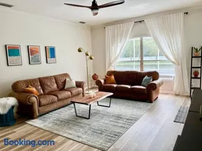 Spacious 5BR Private Home, Private Pool & Salt Water Spa, Minutes from Beaches - Image 3