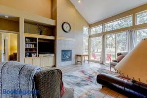 Inviting townhouse with fast WiFi patio & access to pools golf tennis & gym - Image 5