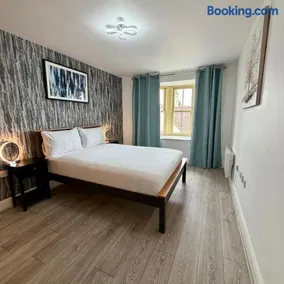 Two Bedroom Flat Town Centre Colchester - Image 1