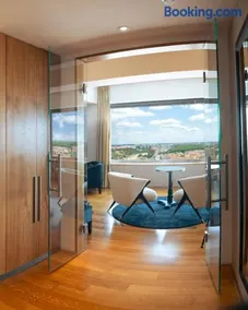 SKY SUITE HOTEL - Image 3