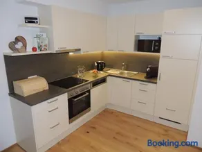Appartement avec terrasse et jardin | Vue montagne | Parfait pour le travail à distance - Image 1