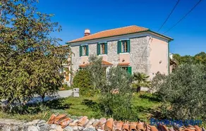 Holiday house KRAS with spacious garden - Image 2