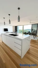 Incredible Views, Open Spaces, Luxury Escapes Townsville Villa - Image 2