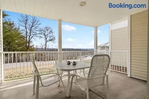 Expansive Condo-Table Rock Access-2 Kitchens-Free Daily Tickets - Image 2