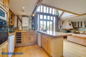 2 Bed in Cranbrook oc-cb594 - Image 2