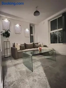 Modern Luxury Escape Suite In The Heart of Urmston Town Centre - Image 3