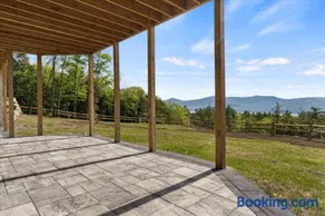 Eagle's Nest at Bolton Landing - Image 4