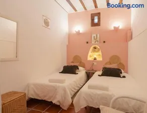 Casa rural con jacuzzi y chimenea en paraje único - La Casa del Pino - Image 2