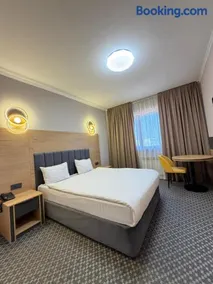 Golden Palace Hotel - Image 2