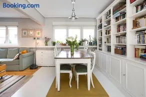 Bright and Peaceful Garden Apartment Near Areeta Metro Getxo Bilbao - Image 2