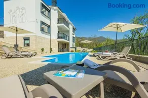 Villa Manus - Boutique Apartments - Image 2