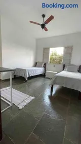 Casa com piscina em condomínio ensolarada! - Image 5