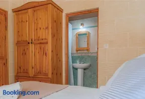 Ta Danjela Villa Sleeps 8 with Pool - Image 2