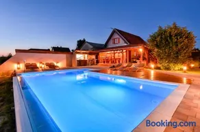 Holiday Home Dika - Image 1