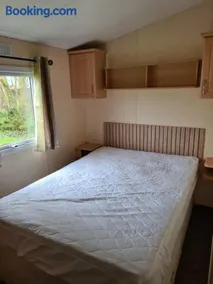 Fenlake holiday accommodation - Image 5