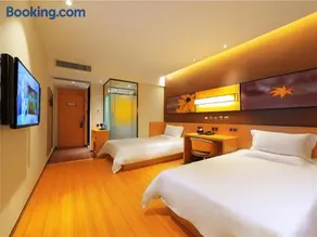 IU Hotel Chongqing Longtou Temple North Railway Station - Image 4