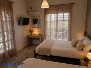 AK VILLAGE ROOMS - Image 1