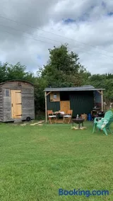 Willowdene shepherds hut - Image 2