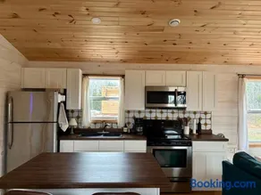 Charming Coastal Cottage - Image 2