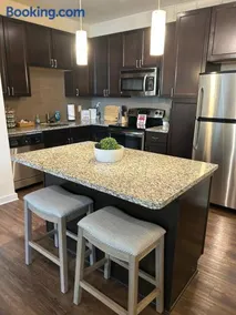2 Bedroom Boutique Apartment in the Heart of Charlotte - Image 1