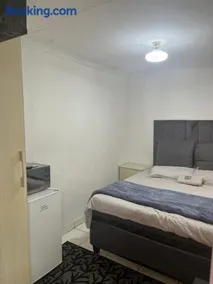 Mohwelere Guest House - Image 2