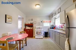 Family-Friendly Adrian Home by College - Image 3