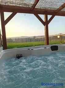 Gîte avec jacuzzi privatif - Haras Le Val Du Conte - Image 1