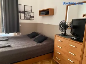 Guest Rest Studio Apartments - Image 2