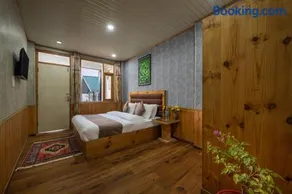 Valley Vista Rooms l Restaurant and Cafe l Forest Treks l Kufri by Exotic Stays - Image 2