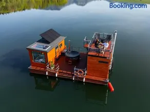 AQUACHILL houseboat & wellness - Image 2