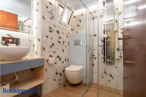 Niki Rooms - Image 1