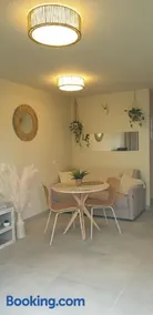 Sfeervolle studio in complex met zwembad - gratis parking - gelijkvloers - Image 3