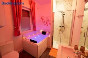 NOUVEAU ! La Relax Room, suite de prestige avec Balnéo à Saint-Omer - Image 3