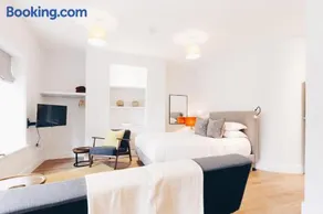South Street Apartments - Image 3