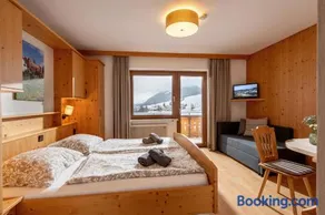 Apartamento vacacional con barbacoa, terraza y jardín | Vistas al lago - Image 2