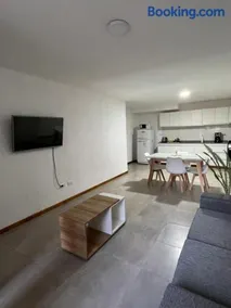 Departamento 2 habitaciones planta baja Hasta 4 huéspedes - Image 2