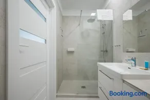 Comfort City Modern Studio by BookingHost - Image 2