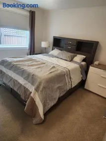 Cozy Royal Bay Suite - Image 2