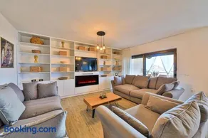 IPM boutique apartments,pool,free parking ,10 minutes from airport Split - Image 5